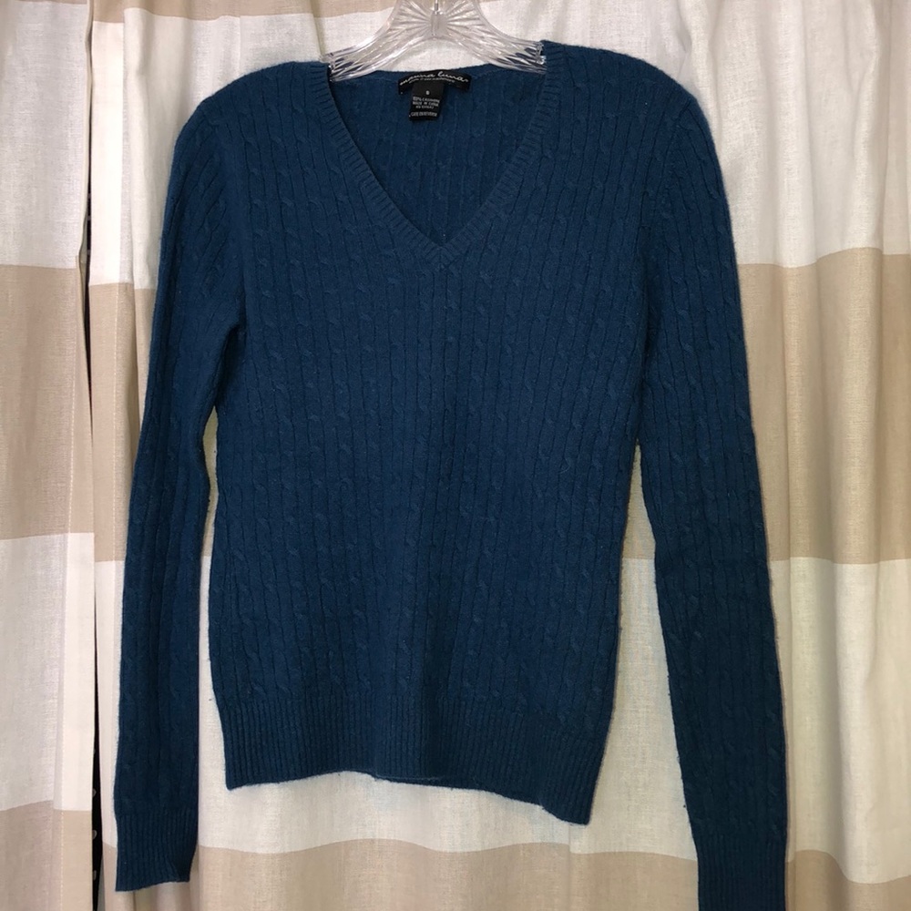 Blue 100% cashmere sweater